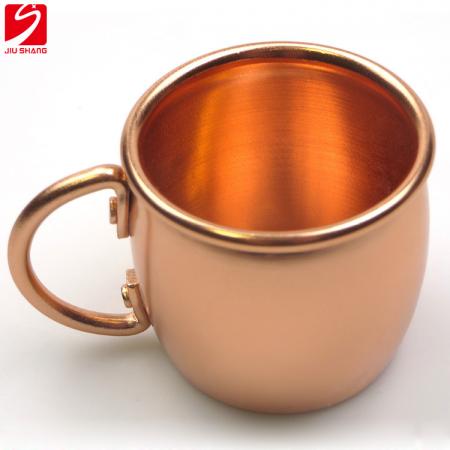 tasse en aluminium anodisé doré de petite taille 