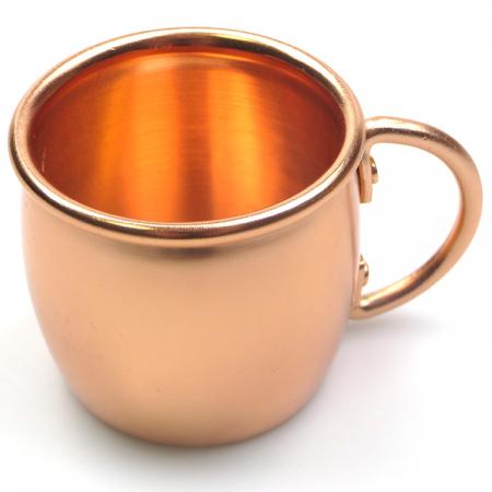 tasse en aluminium anodisé doré de petite taille 