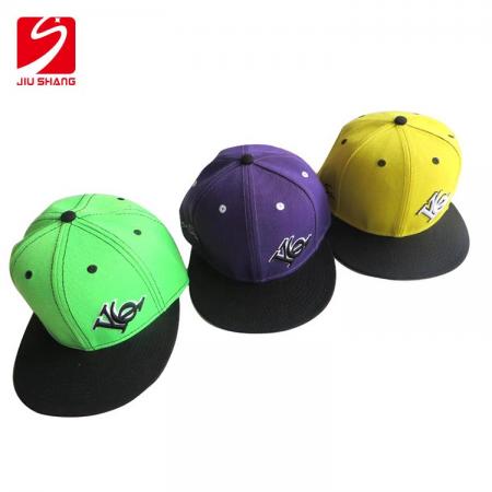 casquette de snapback de coton de logo de la broderie 3d adaptée aux besoins du client pour le sport 